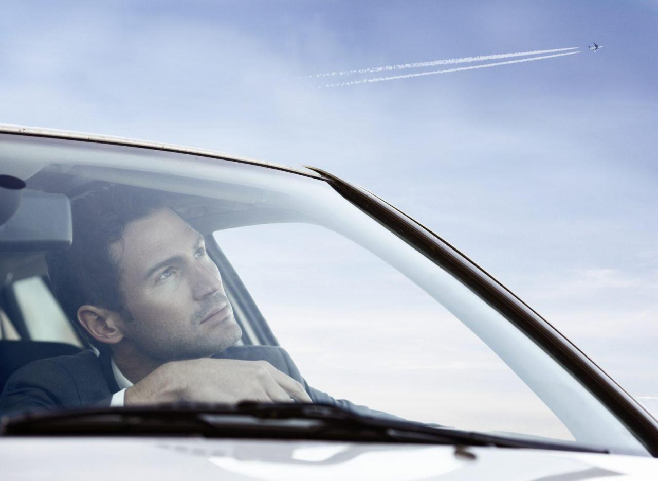 7种最危险的分心驾驶习惯：你需要注意这些问题