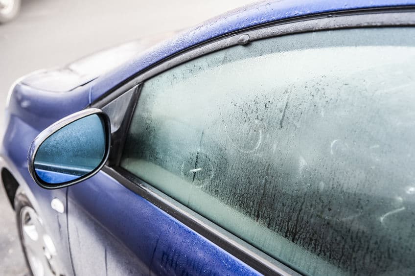 如何防止汽车窗户起雾？你知道这些方法吗？