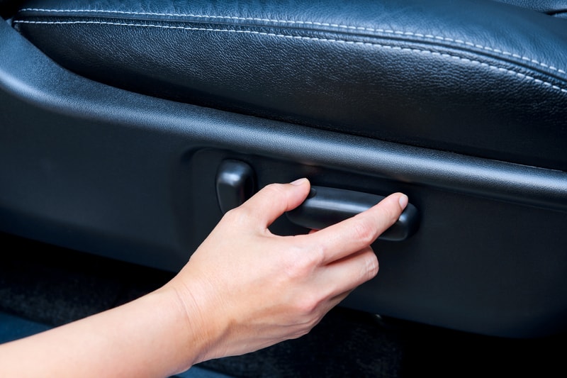 如何修理汽车中损坏的电动座椅？DIY指南