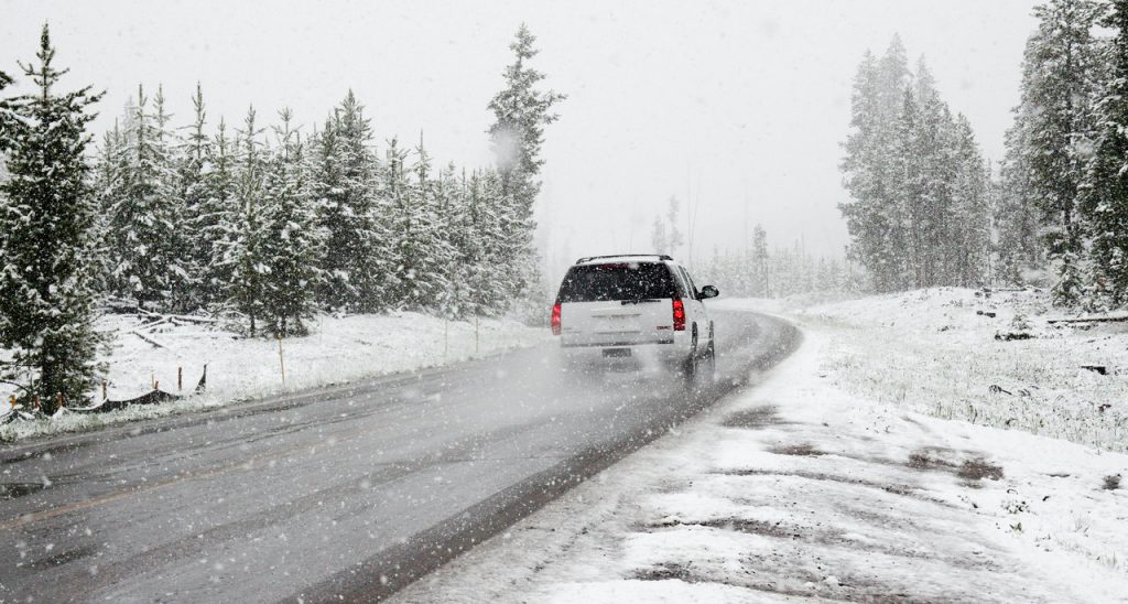 如何让汽车脱离雪地？你知道这些方法吗？