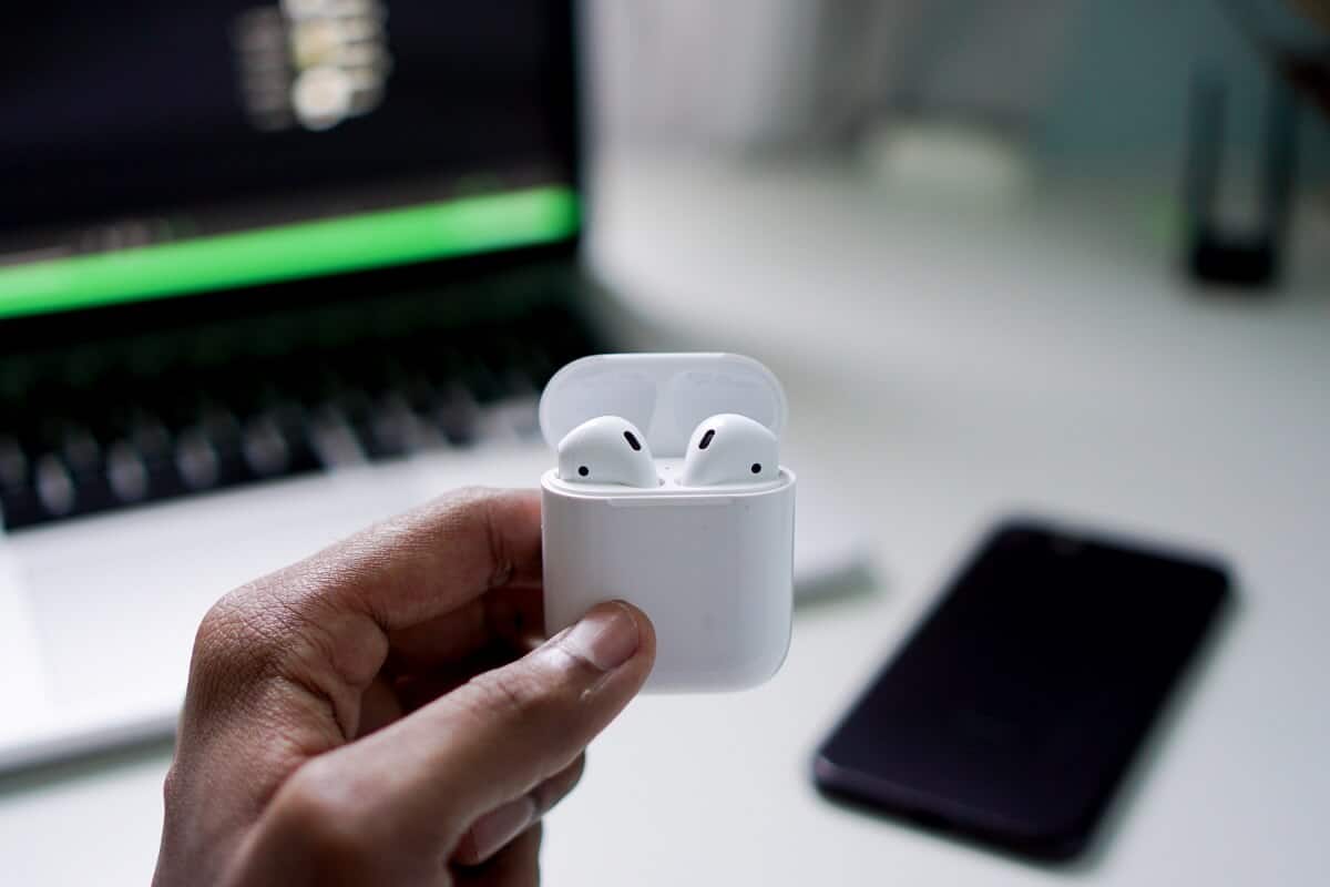 重新连接 AirPods