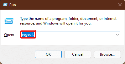 按 Windows + R 组合键打开“运行”对话框。 键入 regedit 命令并按 Enter 键运行它。